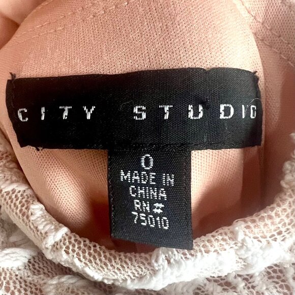 Elegant White Halter Floral Lace Gown Slit Embellished Waist Size 0 Slit Formal - Picture 11 of 14